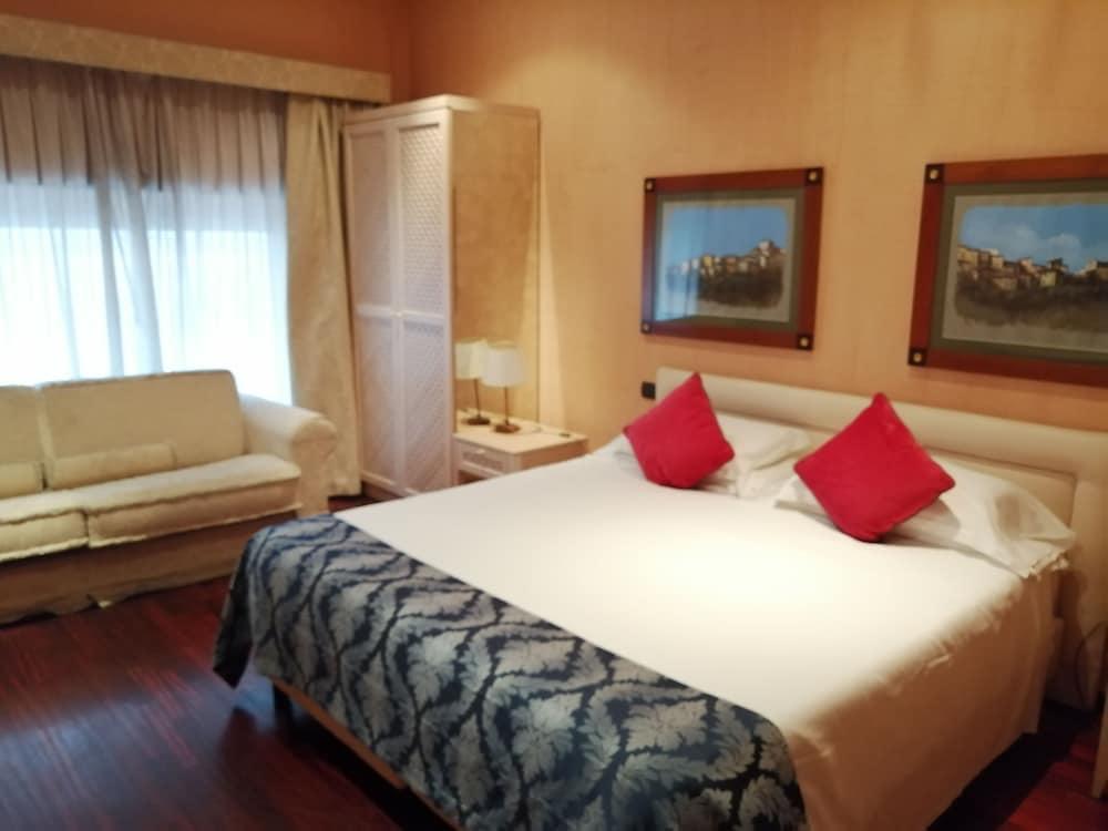 Hotel Colosseo Studio 2*
